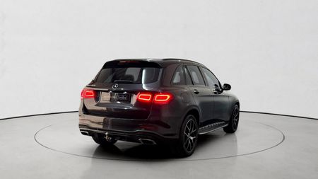 2022-Mercedes-Benz-GLC-300-4Matic_7
