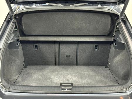 2022-Volkswagen-T-Roc-20-TSI-4M-R-Line-Auto_14
