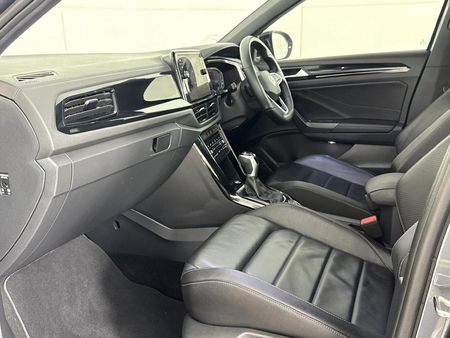 2022-Volkswagen-T-Roc-20-TSI-4M-R-Line-Auto_8