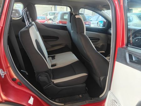 2021-Renault-Triber-10-Intens_12