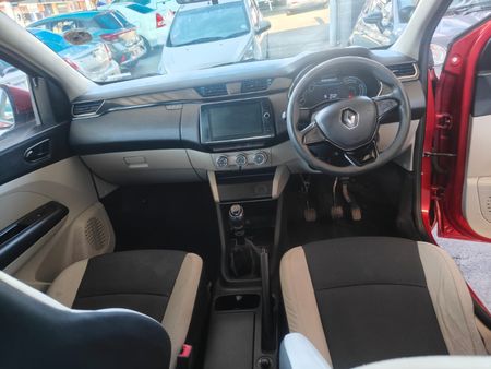 2021-Renault-Triber-10-Intens_15
