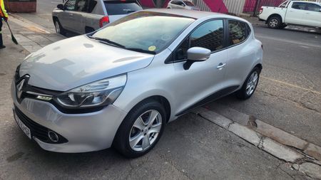 2016-Renault-Clio-IV-900T-Expression-5-dr-66kW_2