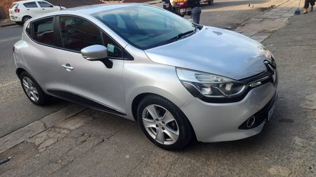 2016-Renault-Clio-IV-900T-Expression-5-dr-66kW_3
