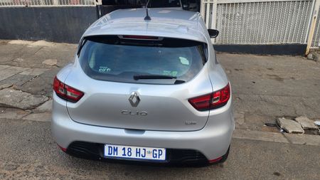 2016-Renault-Clio-IV-900T-Expression-5-dr-66kW_4