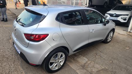 2016-Renault-Clio-IV-900T-Expression-5-dr-66kW_5