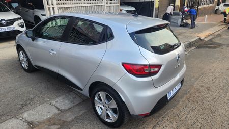 2016-Renault-Clio-IV-900T-Expression-5-dr-66kW_7