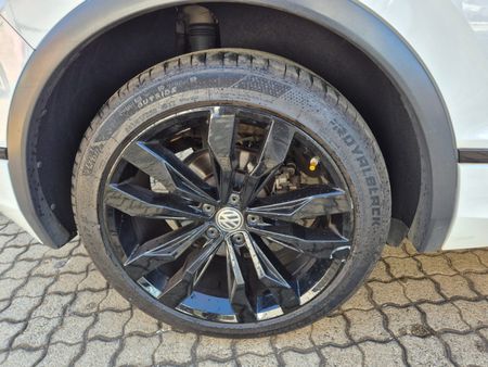 2020-Volkswagen-Tiguan-20-TDI-Highline-4Motion-Auto_15