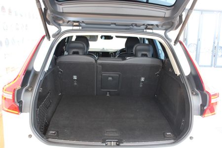 2022-Volvo-XC60-T8-Twin-Engine-Inscription-AWD_9