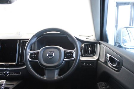 2022-Volvo-XC60-T8-Twin-Engine-Inscription-AWD_11