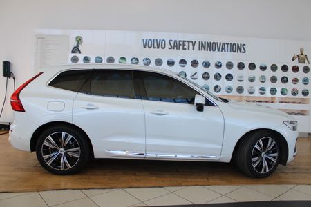 2022-Volvo-XC60-T8-Twin-Engine-Inscription-AWD_2