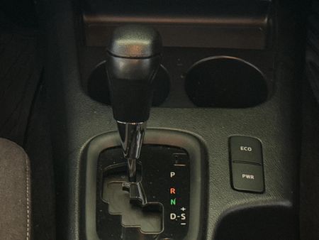 2023-Toyota-Hilux-24-GD-6-Raised-Body-Raider-Auto-Double-Cab_10