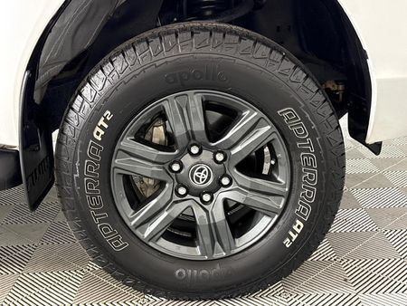 2023-Toyota-Hilux-24-GD-6-Raised-Body-Raider-Auto-Double-Cab_4