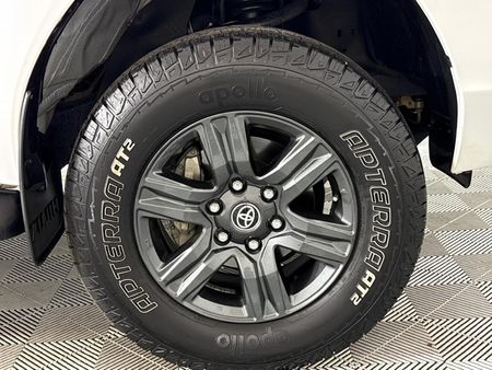 2023-Toyota-Hilux-24-GD-6-Raised-Body-Raider-Auto-Double-Cab_5