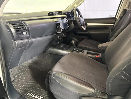 2023-Toyota-Hilux-24-GD-6-Raised-Body-Raider-Auto-Double-Cab_8