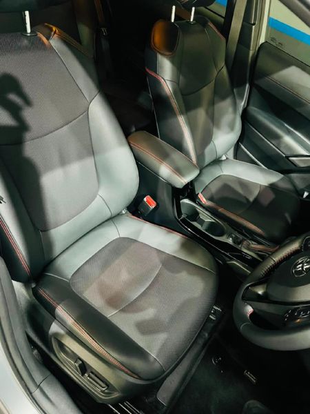 2025-Toyota-Corolla-Cross-18-GR-S-Hybrid_18