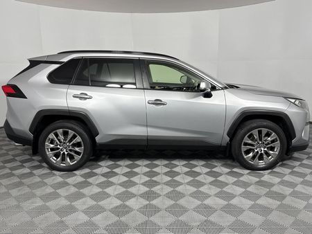 2019-Toyota-RAV4-20-VX-Auto_17