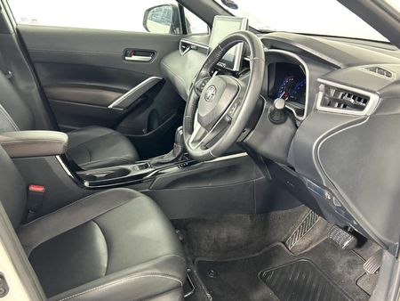 2025-Toyota-Corolla-Cross-18-XS_9