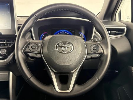 2025-Toyota-Corolla-Cross-18-XS_12