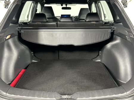 2025-Toyota-Corolla-Cross-18-XS_14