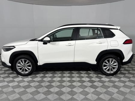 2025-Toyota-Corolla-Cross-18-XS_19