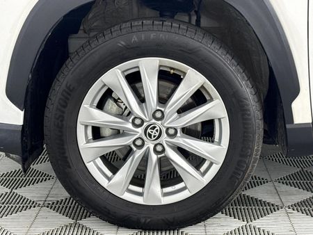 2025-Toyota-Corolla-Cross-18-XS_4