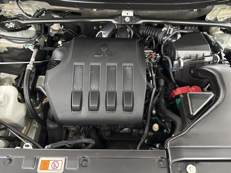 2022-Mitsubishi-Eclipse-Cross-15T-GLS-Auto_13
