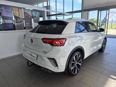 2022-Volkswagen-T-Roc-20-TSI-4M-R-Line-Auto_3
