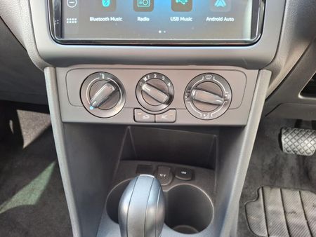 2026-Volkswagen-Polo-Vivo-16-Life_13