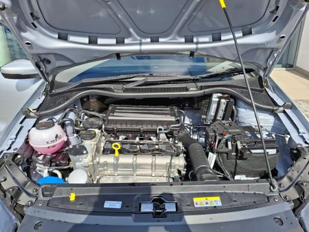 2026-Volkswagen-Polo-Vivo-16-Life_15