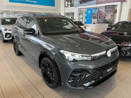 2026-Volkswagen-Tiguan-14TSI-R-Line_11
