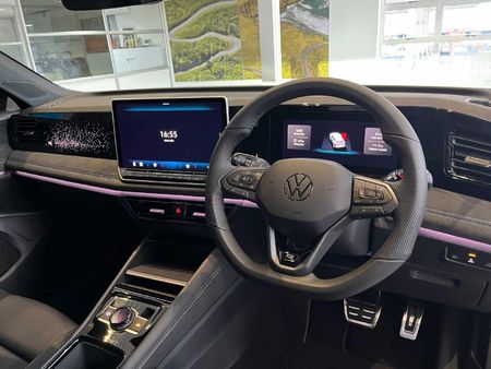 2026-Volkswagen-Tiguan-14TSI-R-Line_16