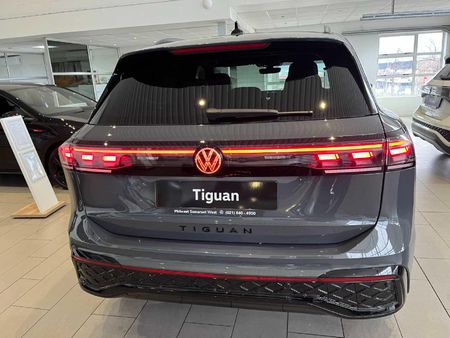 2026-Volkswagen-Tiguan-14TSI-R-Line_5