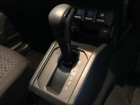 2026-Suzuki-Jimny-15-GLX-Auto_11