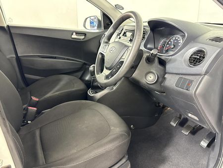 2018-Hyundai-Grand-i10-10-Motion_9