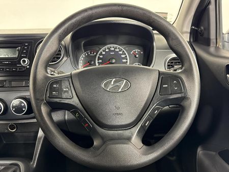 2018-Hyundai-Grand-i10-10-Motion_12