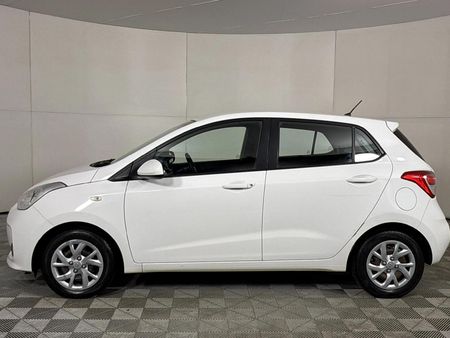 2018-Hyundai-Grand-i10-10-Motion_19