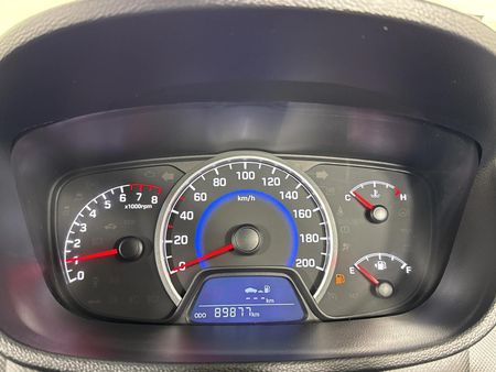 2018-Hyundai-Grand-i10-10-Motion_2