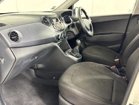 2018-Hyundai-Grand-i10-10-Motion_8