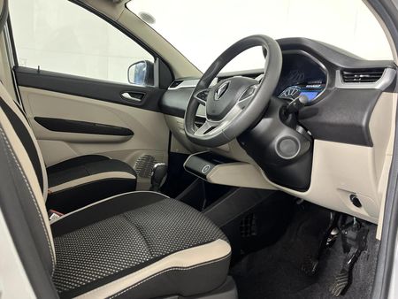 2021-Renault-Triber-10-Intens-Auto_9