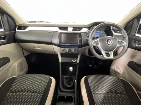 2021-Renault-Triber-10-Intens-Auto_1