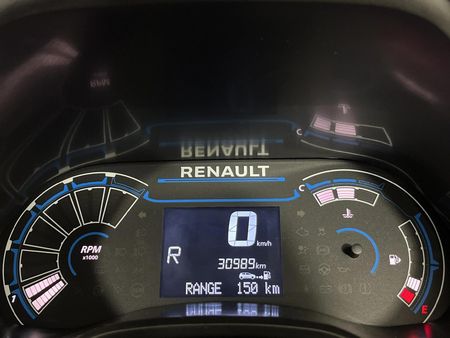 2021-Renault-Triber-10-Intens-Auto_2