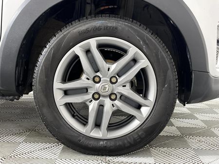2021-Renault-Triber-10-Intens-Auto_5