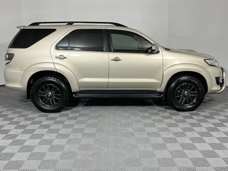 2015-Toyota-Fortuner-30-D-4D-4x4-Auto_17