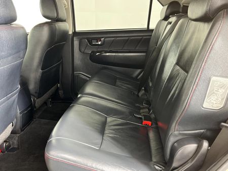 2015-Toyota-Fortuner-30-D-4D-4x4-Auto_3