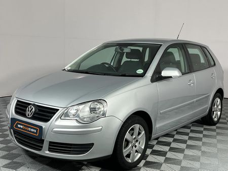 2010-Volkswagen-Polo-16-Comfortline-5-dr_0