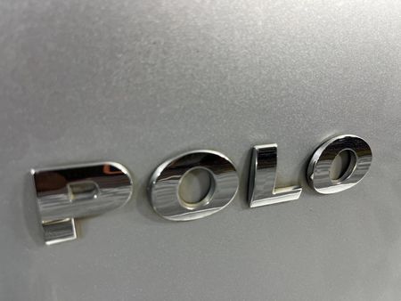 2010-Volkswagen-Polo-16-Comfortline-5-dr_11