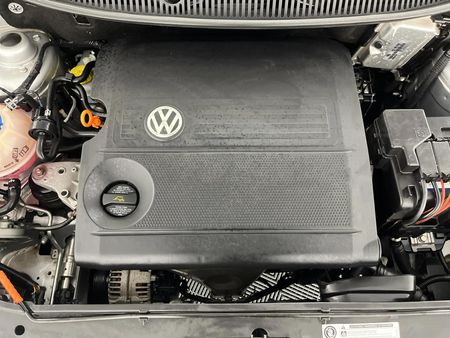 2010-Volkswagen-Polo-16-Comfortline-5-dr_12