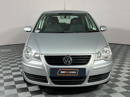 2010-Volkswagen-Polo-16-Comfortline-5-dr_14