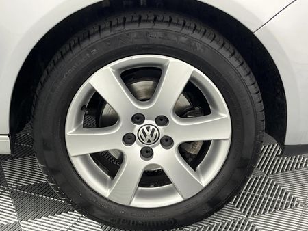 2010-Volkswagen-Polo-16-Comfortline-5-dr_5