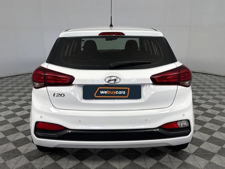 2020-Hyundai-i20-14-Fluid_18